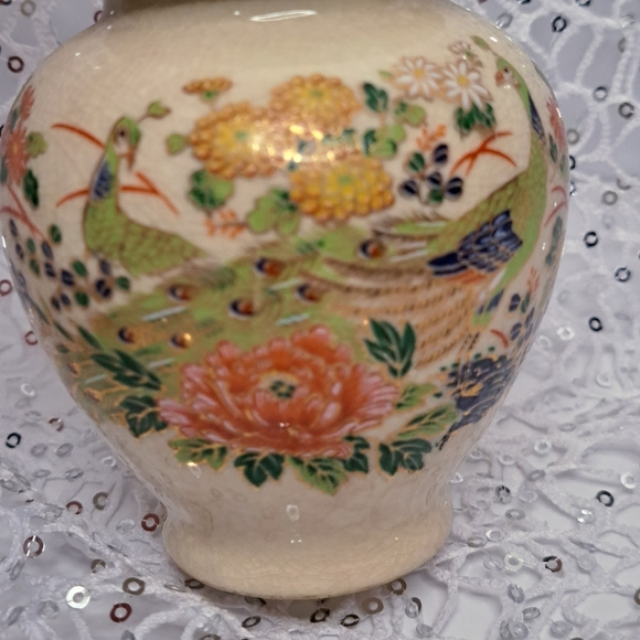 Small Japanese jar. 2 peacocks - Picture 2 of 6